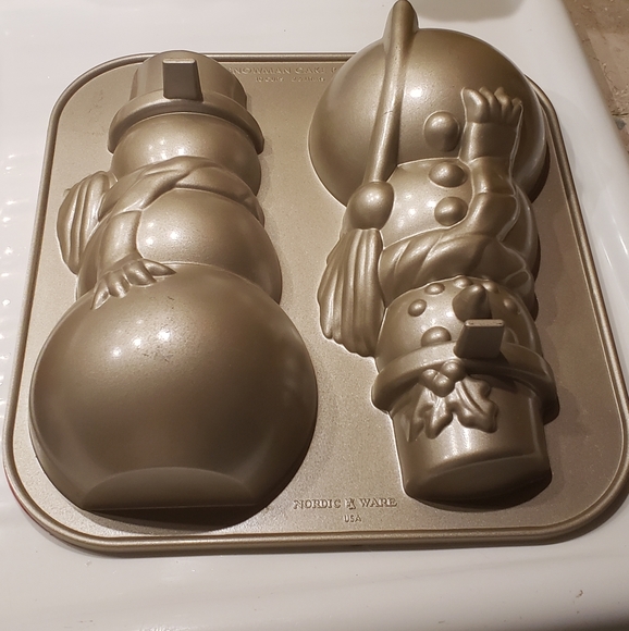 WILLIAMS SONOMA BY NORDIC WARE SNOWMAN CAKE PAN - Picture 2 of 5